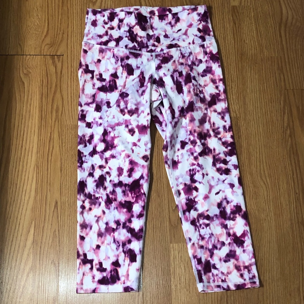 NWOT Old Navy Leggings - capri length,  tie dye - size medium